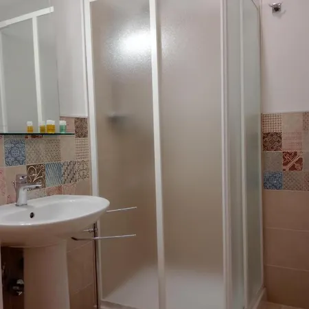 La Valigia Sul Letto 4*